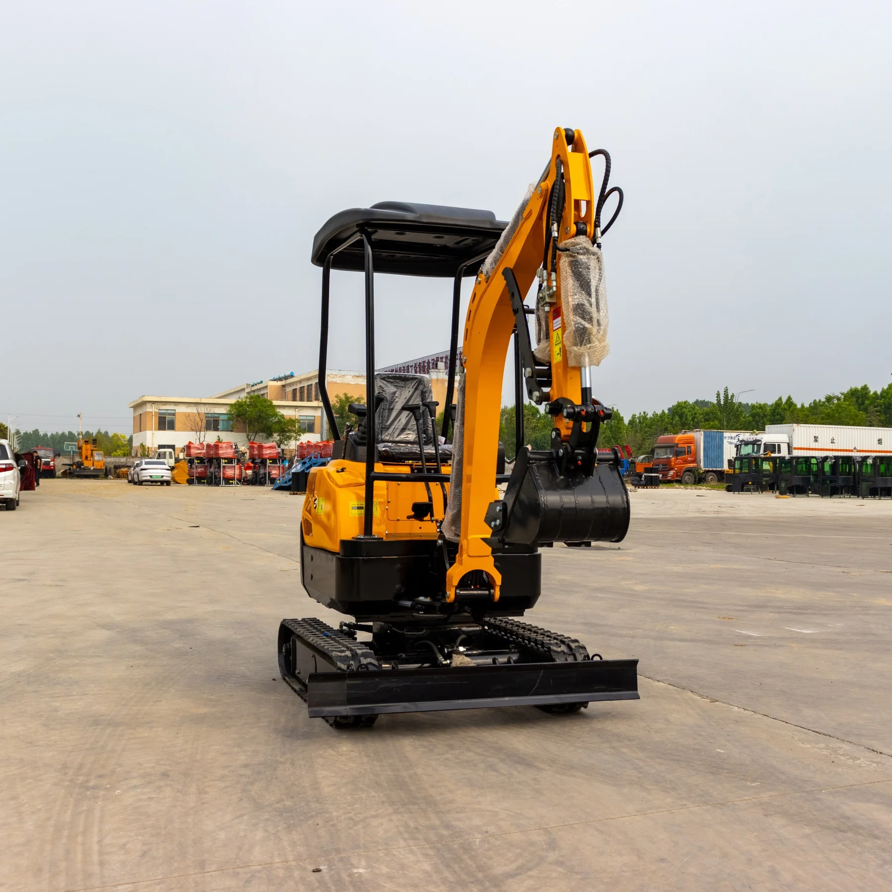 Hightop  HT18-1 Mini Excavator Hydraulic Crawler Mini Excavator D902 Engine