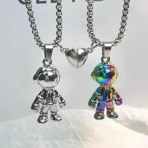 New Astronaut Couple Necklace Dazzling Astronaut Pendant Male and Female Personality Magnetic Pendant Necklace