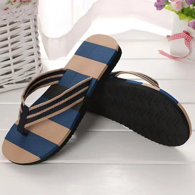 Wholesale Flip-flops Massage Granule Men Slippers Comfortable Beach Sandals Men Casual Shoes House Flip Flops Bathroom Shoes