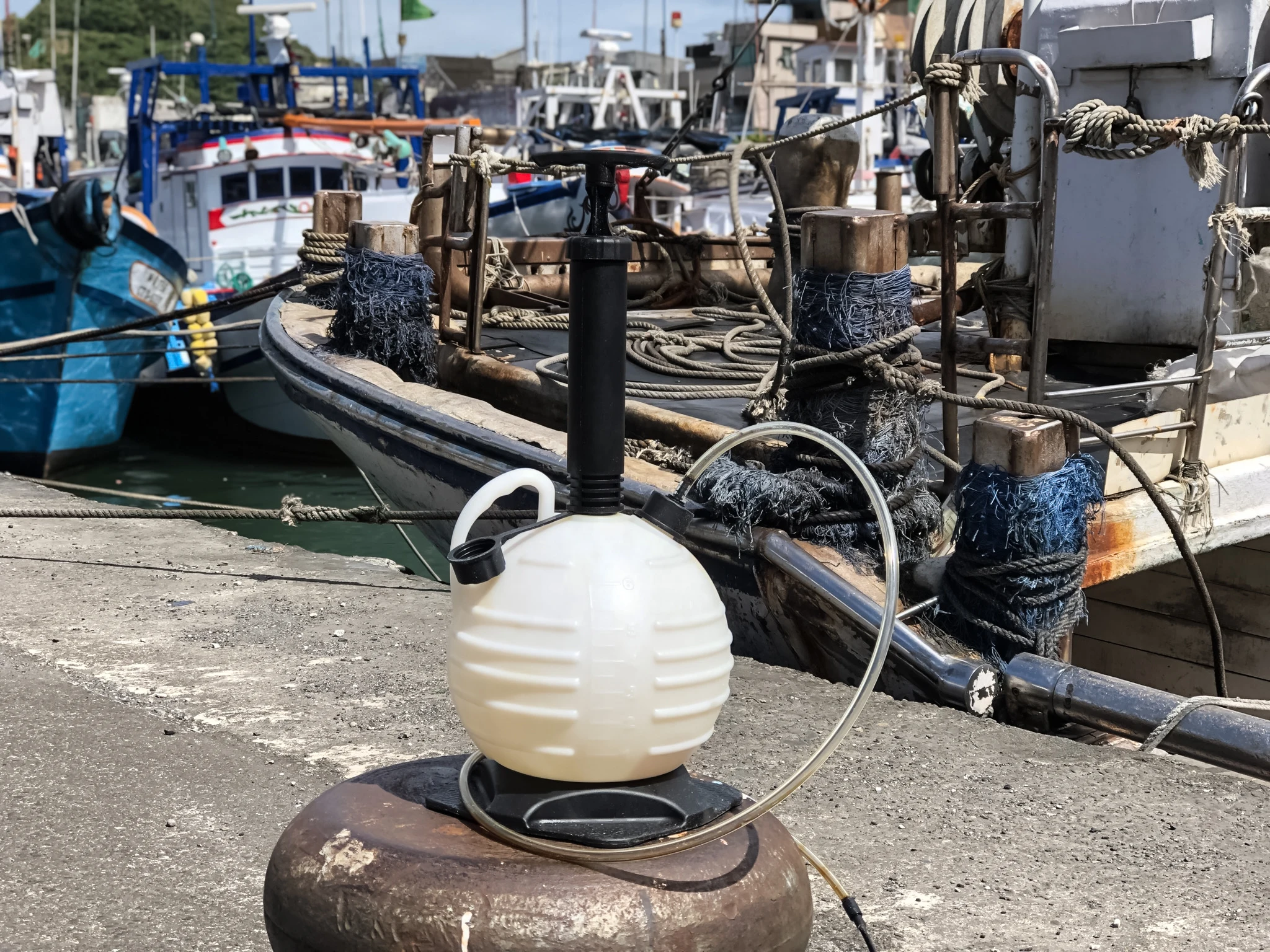 6L Vacuum Oil Extractor Machine Manual Plastic Fluid Pump For Automobile Watercraft and Powersports Vehicles