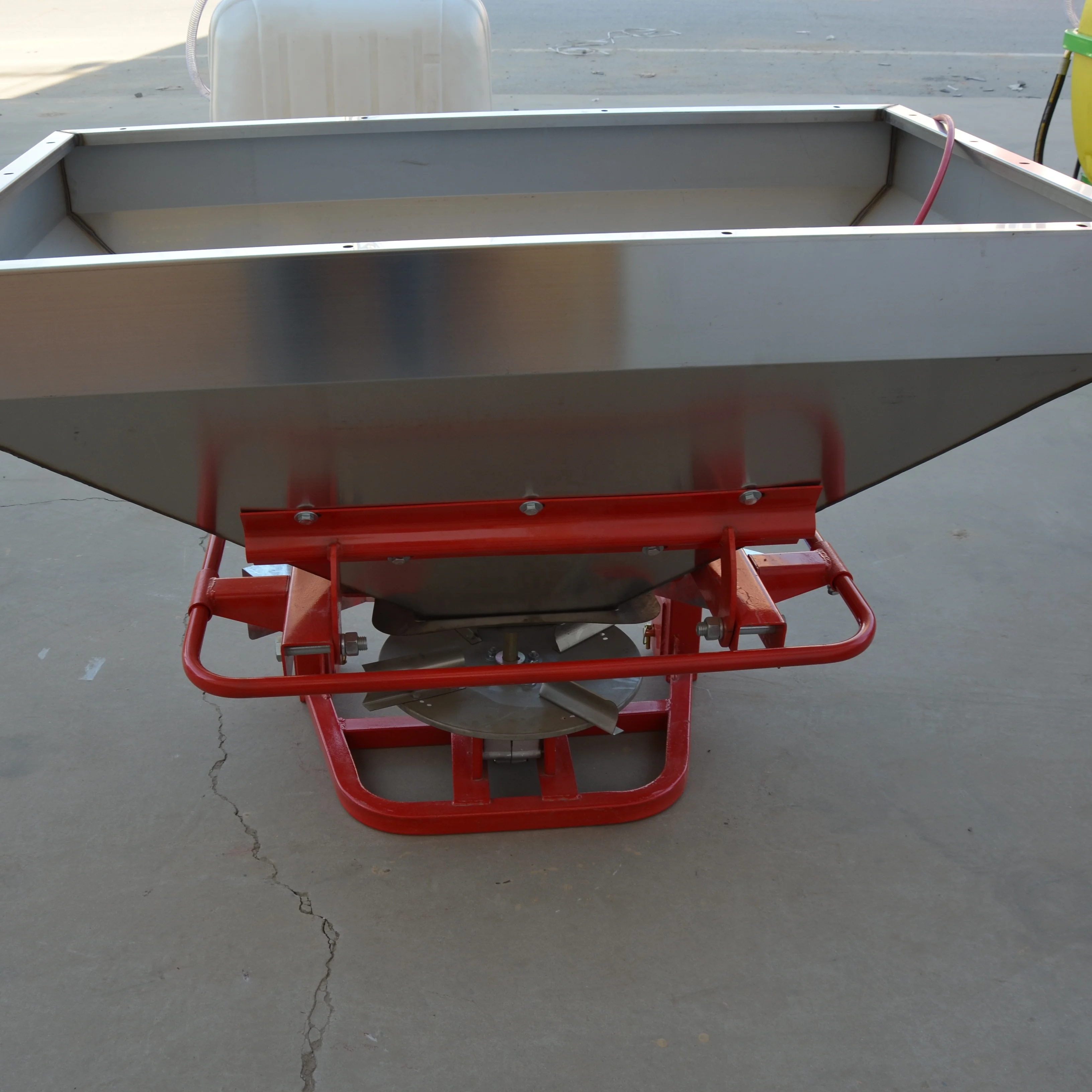 Agricultural tractor 3 point mounted double-disc stainless steel  Farm Fertilizer Spreader
