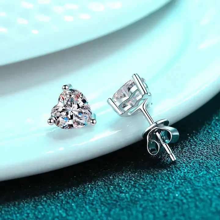 Classic design 925 sterling silver GRA certificated diamond moissanite stud earrings