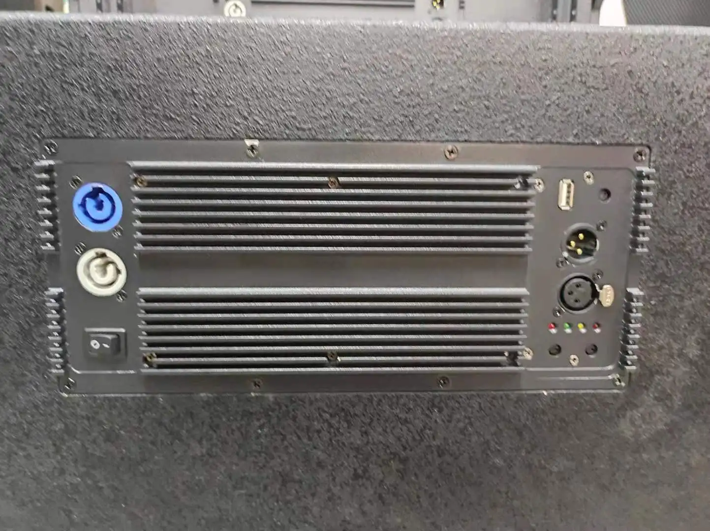 Professional Self Powered Big Power Active Dual 10 inch Line Array Speaker