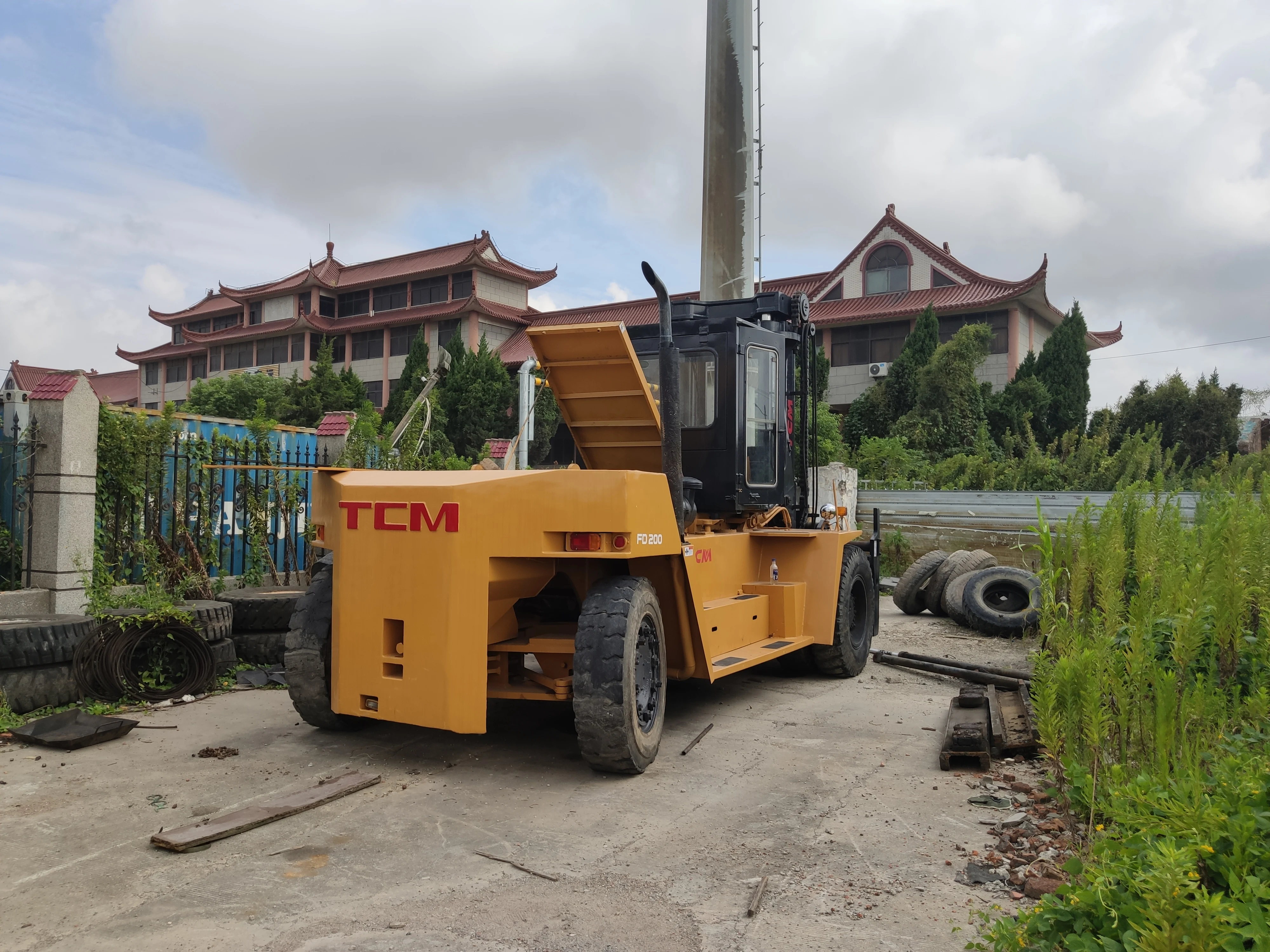 Japanese second hand TCM FD200 20ton 20tons 20 ton 200 forklift truck in good condition
