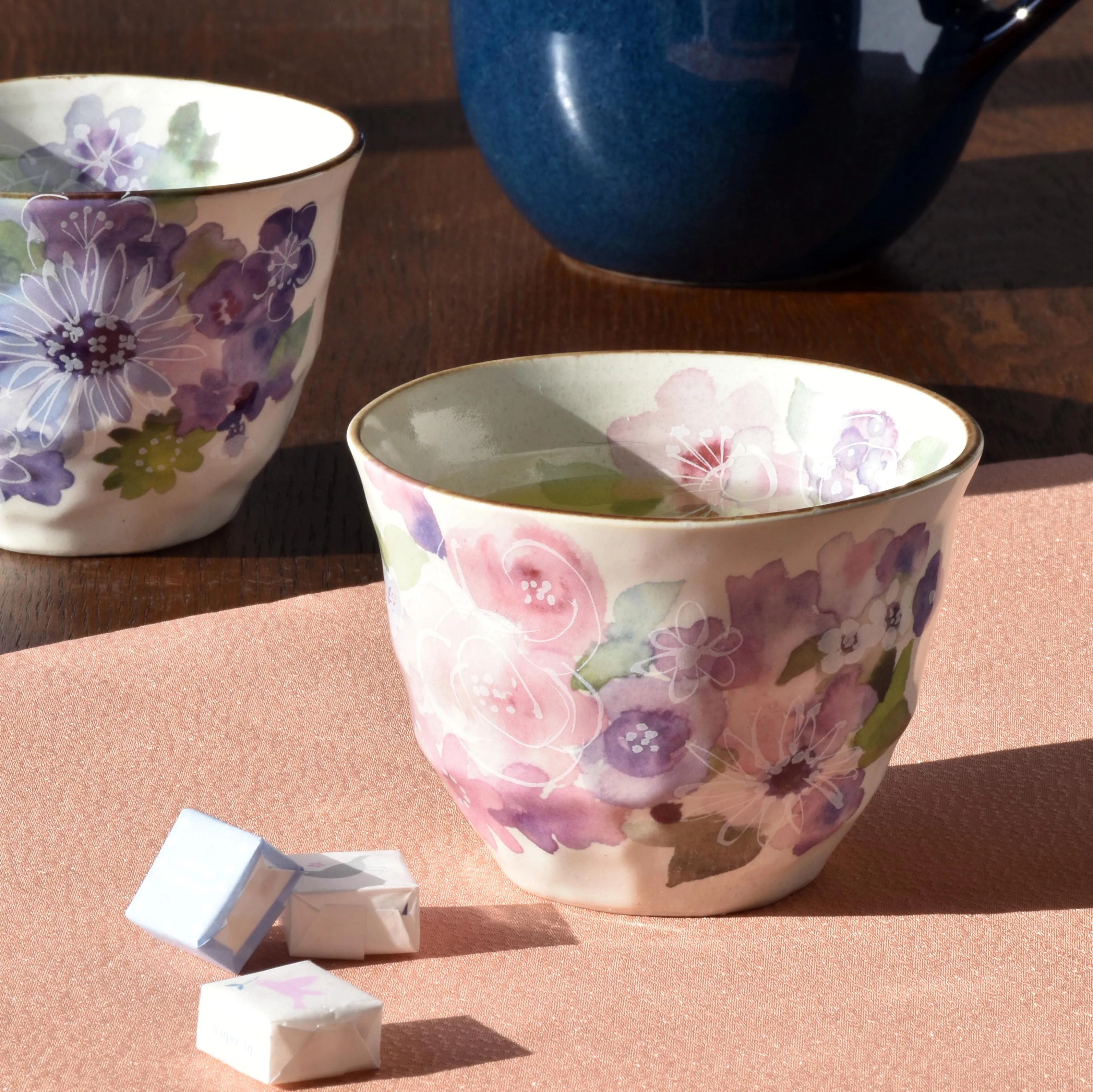 
Carefully fabric delicate florals ceramic carrier cup for tea 