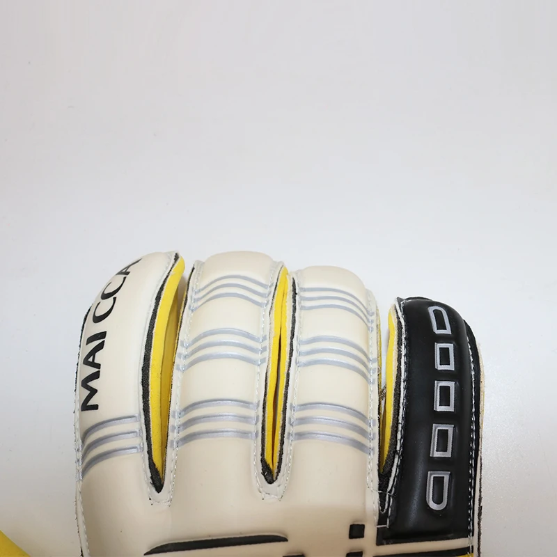 Factory direct sale hand protection gloves soccer goalkeeper gloves