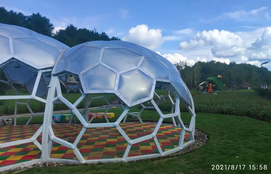 Factory price outdoor transparent waterproof ETFE film greenhouse roof canopy membrane structure material