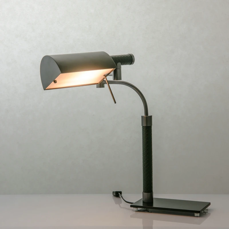 Modern  American Classic Fashion Desk Lamp Villa Living Room Bedroom Study Reading Light Original Design European Table Light