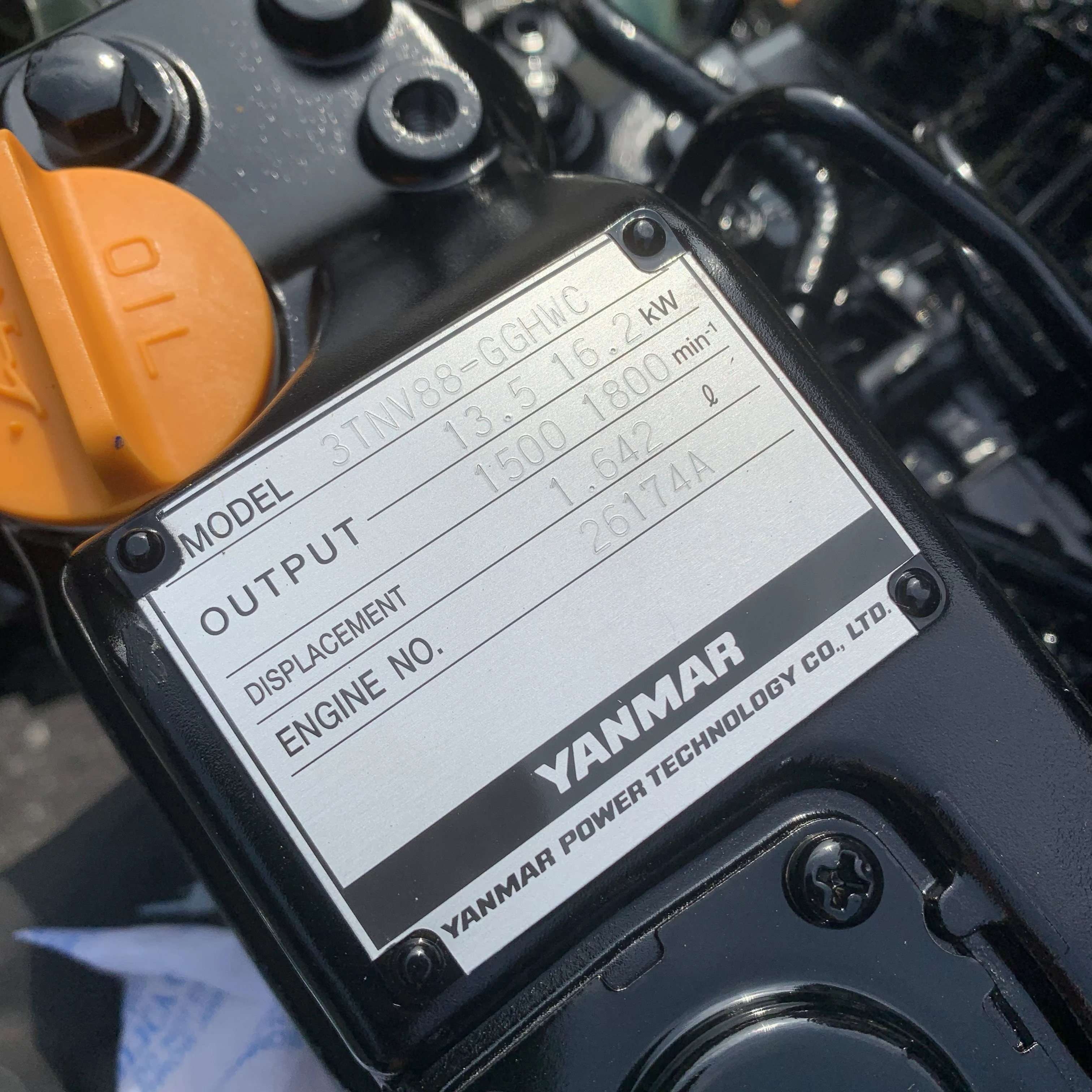 New original engine for Yanmar 3TNV88-GGHWC 3 cylinders direct injection 13.5/16.2KW 1500/1800 rpm for Small generator