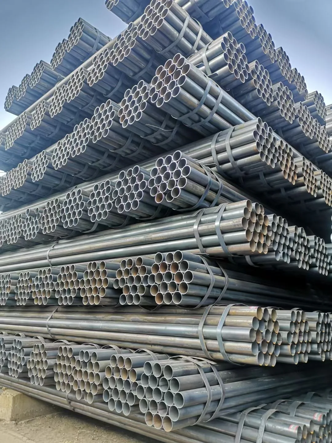 Высококачественная сварная труба из углеродистой стали API 5l Sch40 A53 A106 бесшовная 10-2000 мм для школ торговых центров больниц