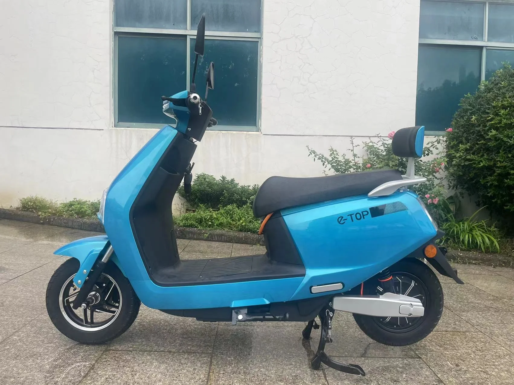 2500W 72V20AH graphene battery strong powerful electric scooter