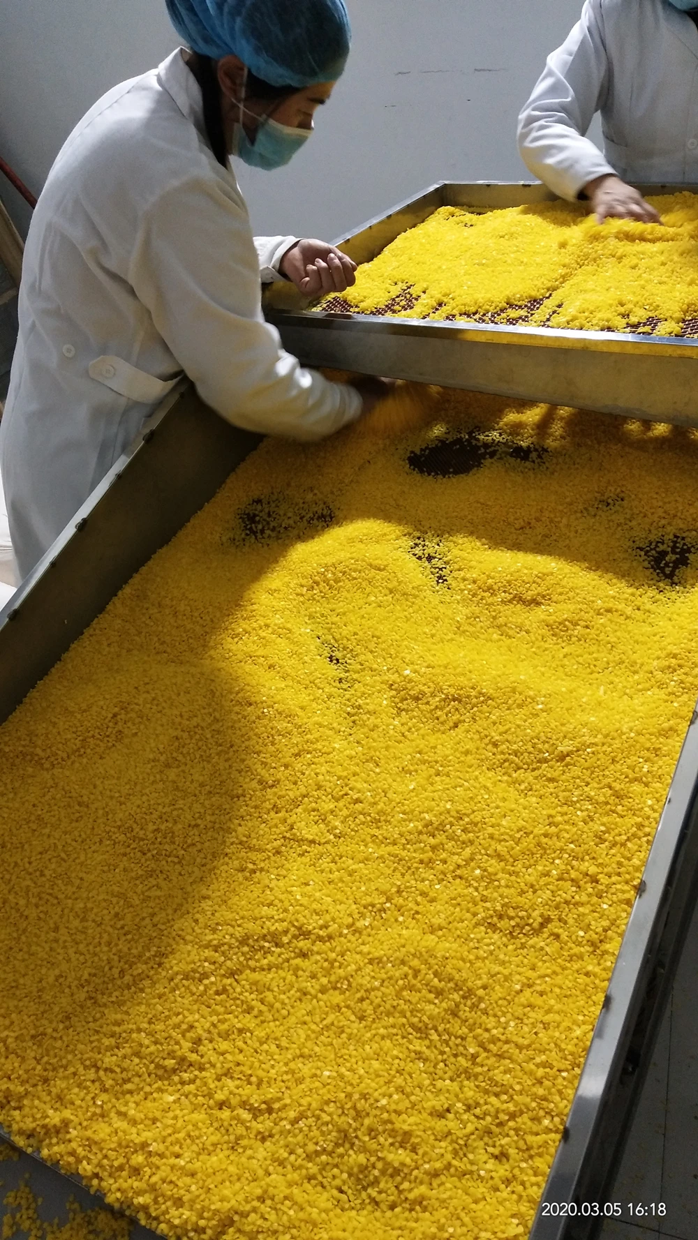 Wholesale bulk 100 pure natural Sinova cosmetic grade white and yellow beeswax pellets/beads