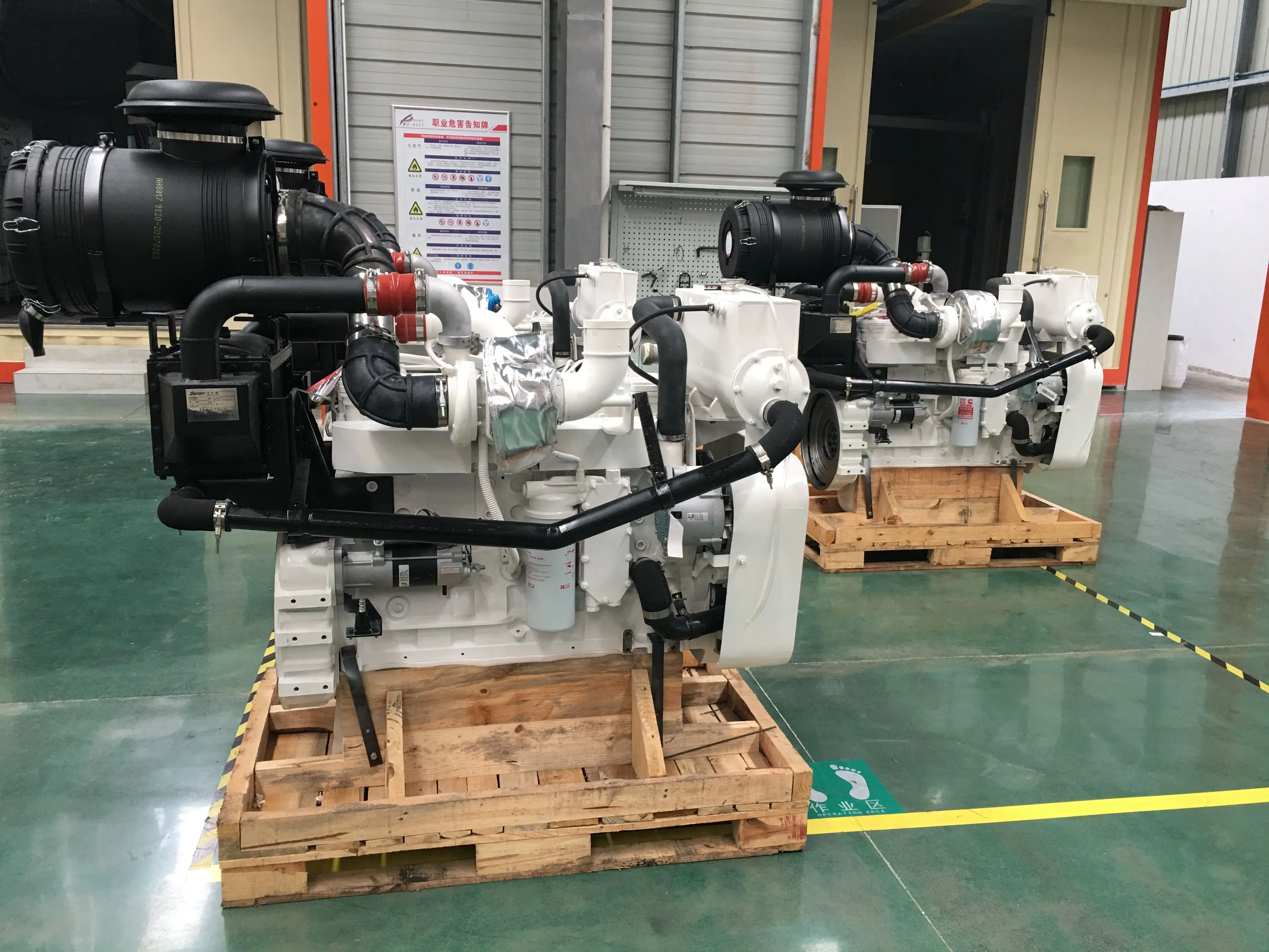 DCEC Brand New 6 Cylinders In Line 150HP Marine Propulsion Boat Engines 6BTA5.9 With 120C Gearbox