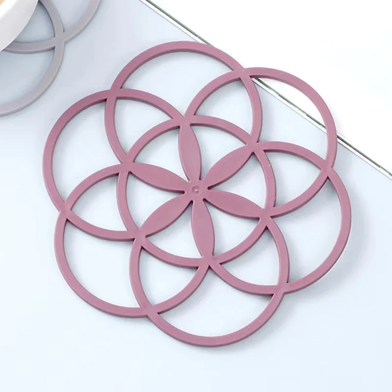 TPR Silicone Heat-Resistant Meal Mat  Multi functional flower shaped anti slip pot mat and cup mat