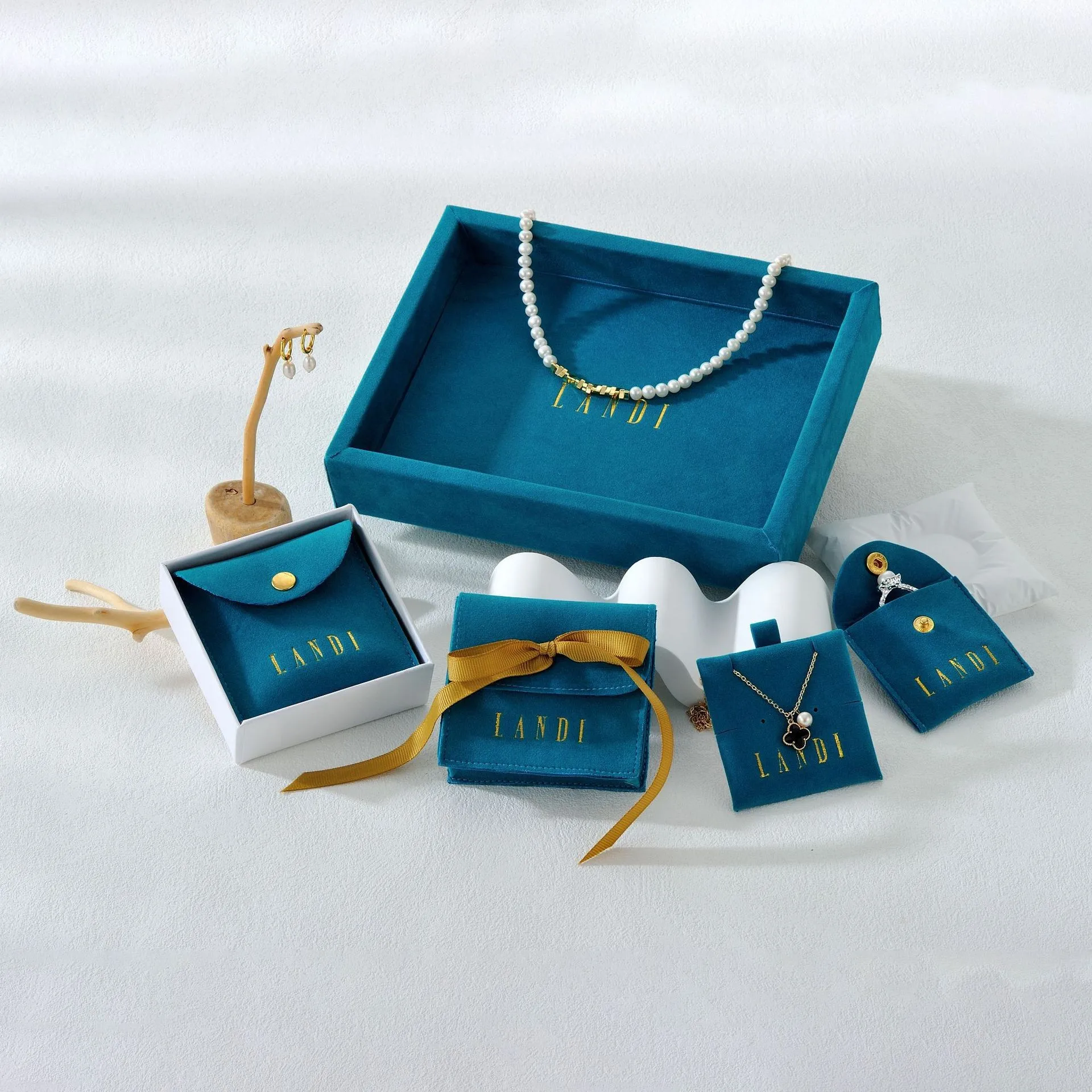 Small Single Custom Compound Double-Sided Velvet With Bottom And Side Bag Portable Jewelry Bag Custom Logo Display