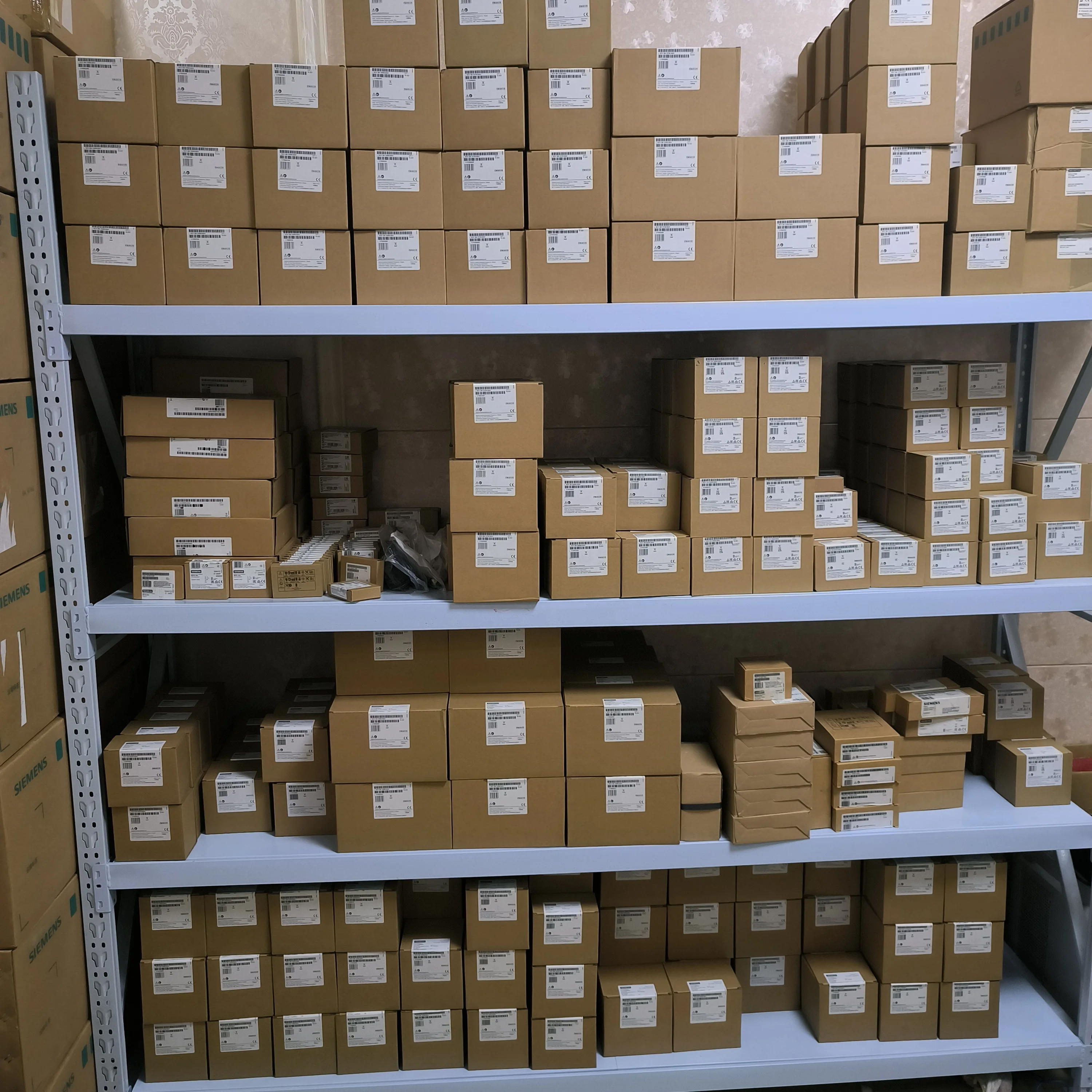 Новый оригинальный аналоговый модуль 2093-AMP2 2093amp2 со
