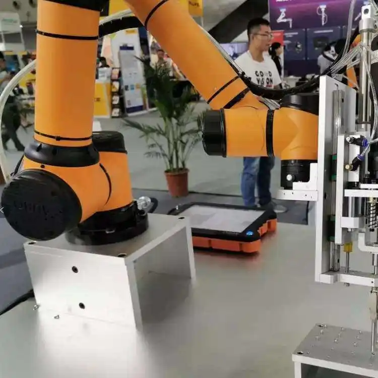 Сварочный робот AUBO i10 совместный с дуговой сваркой используется для сварки Робот сварочное