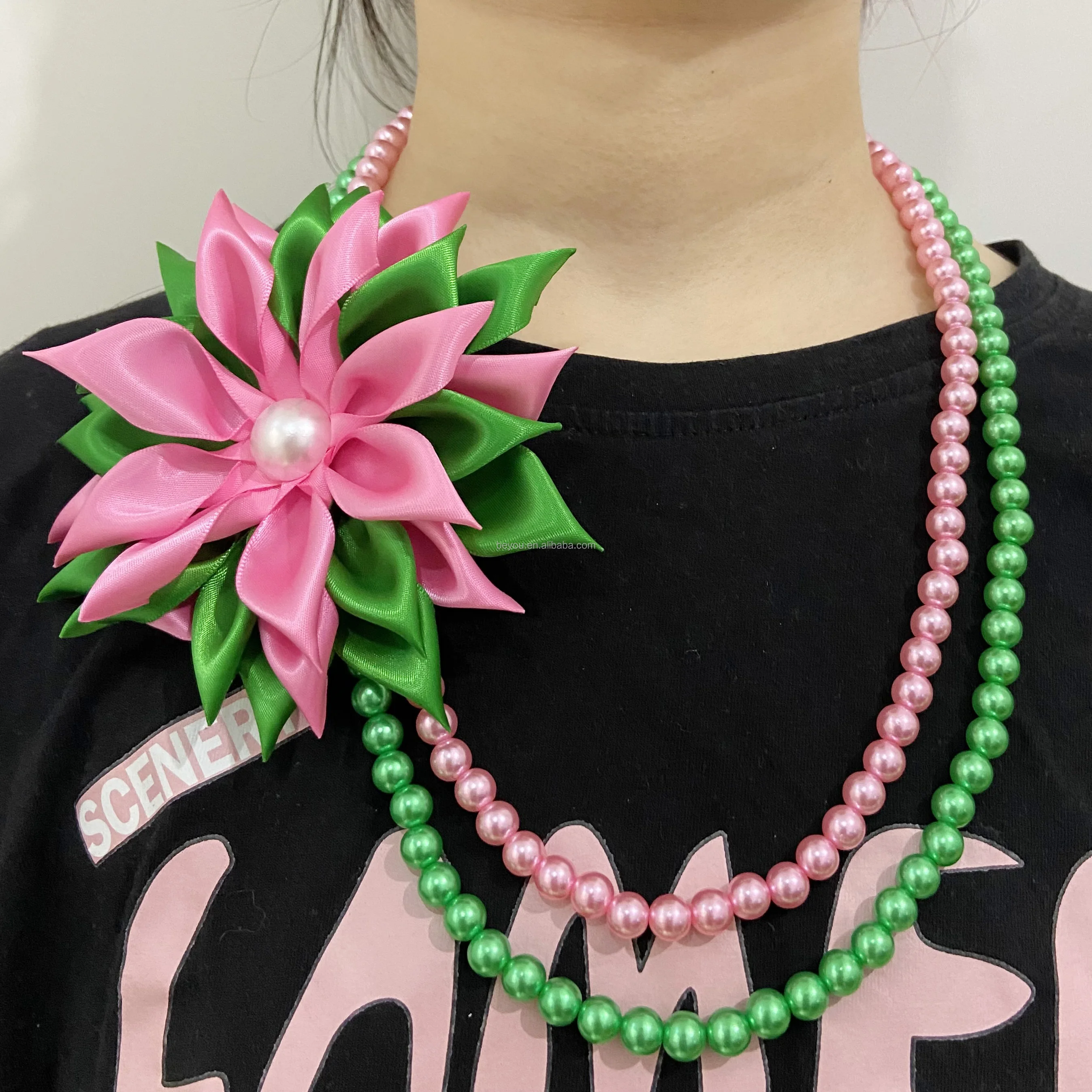 Greek Alpha Pink and Green Sorority Graduation Gifts Maple Leaf Pretty Girl Pearl Rhinestone Pin Brooch For Women Jewelry Gifts