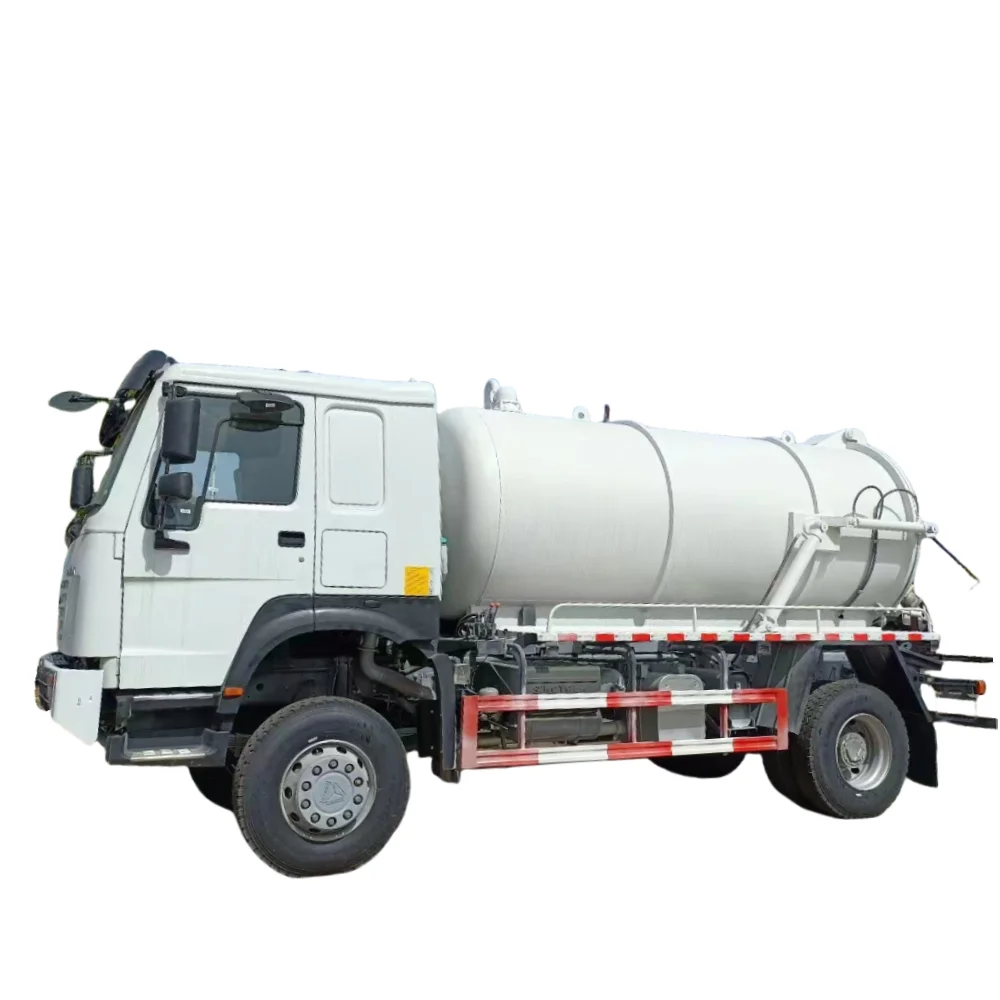SINOTRUK HOWO 4x4 Off Road Sewage Suction Truck Toilet Sucker Truck Vacuum Cleaner Truck Sewage Fecal