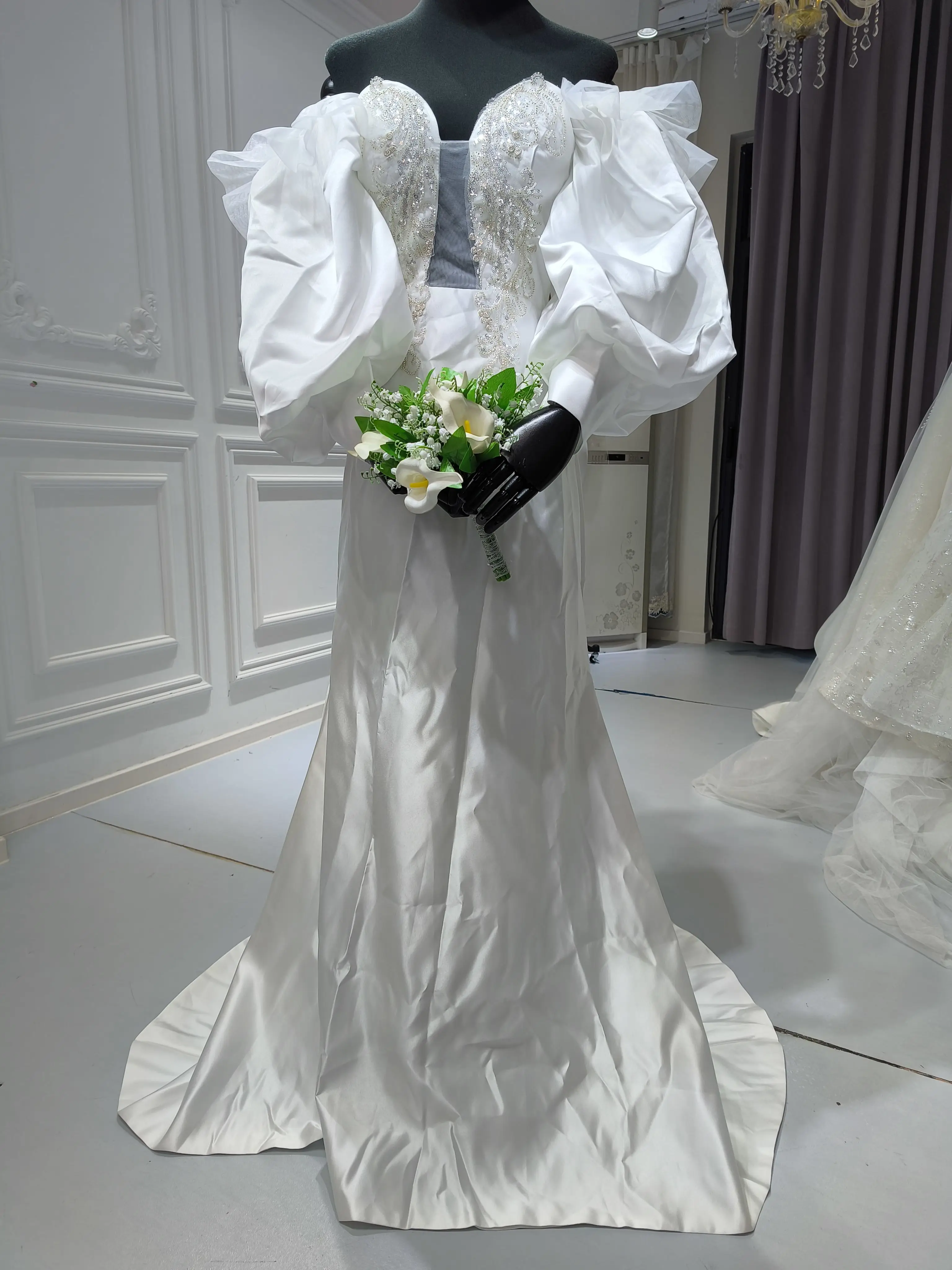 S1047G   2025  New hot sale high quality off shoulder satin fluffy style  bridal  photos beautiful dresses weddings