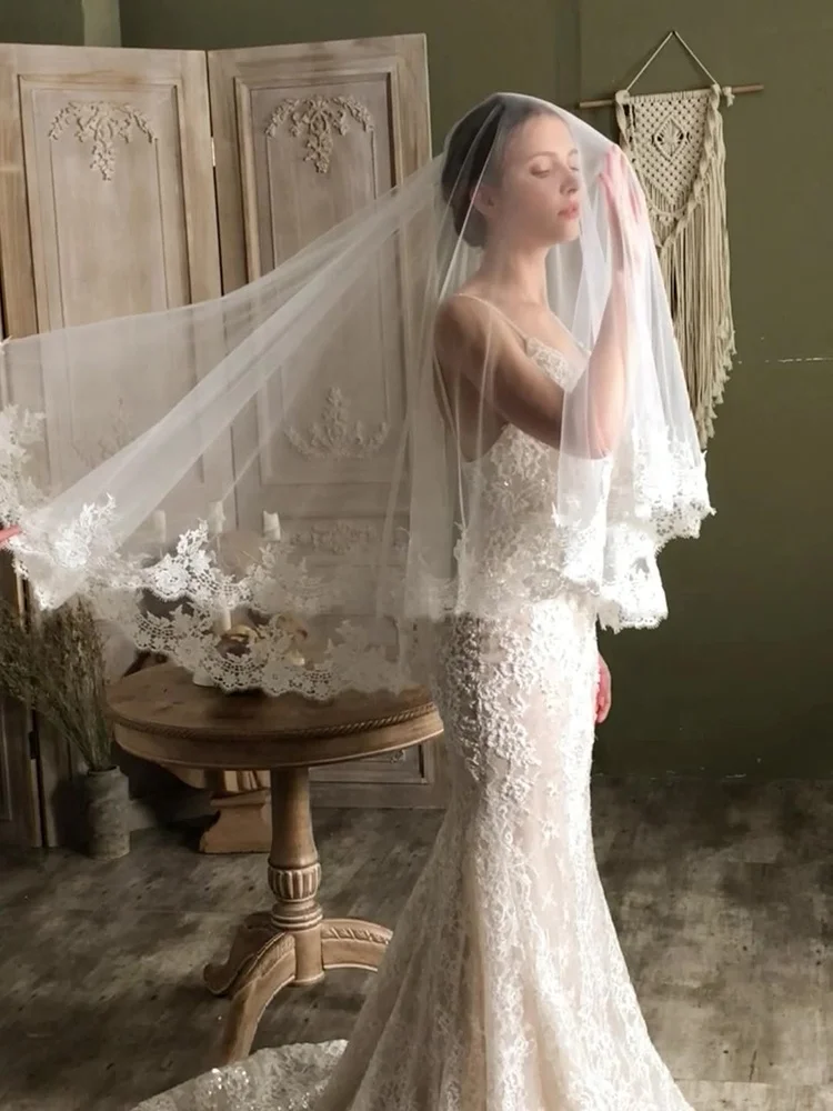 Shenglan Headdress Bridal Veils Beaded Pearls Bride Wedding Flower Lace Applique Edge Fingertip Veil With Metal Hair Comb