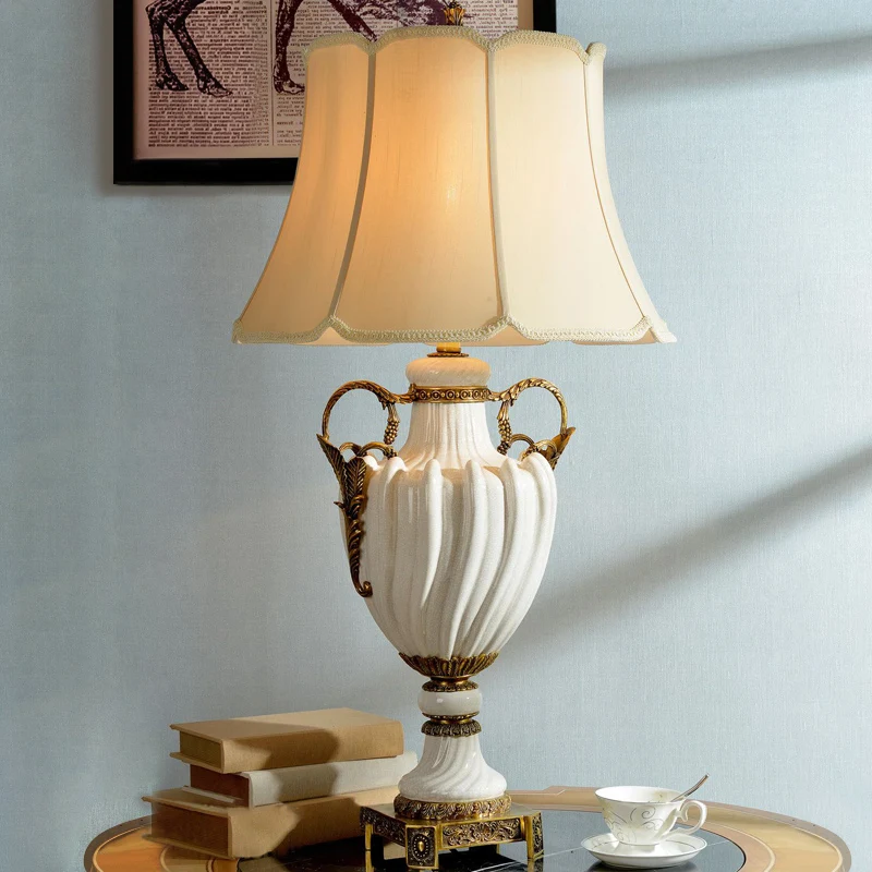 High Quality Oriental Hotel Lightings Antique Retro High End Popular Desk Light Table Lamps for Living Room Wholesale Ceramic