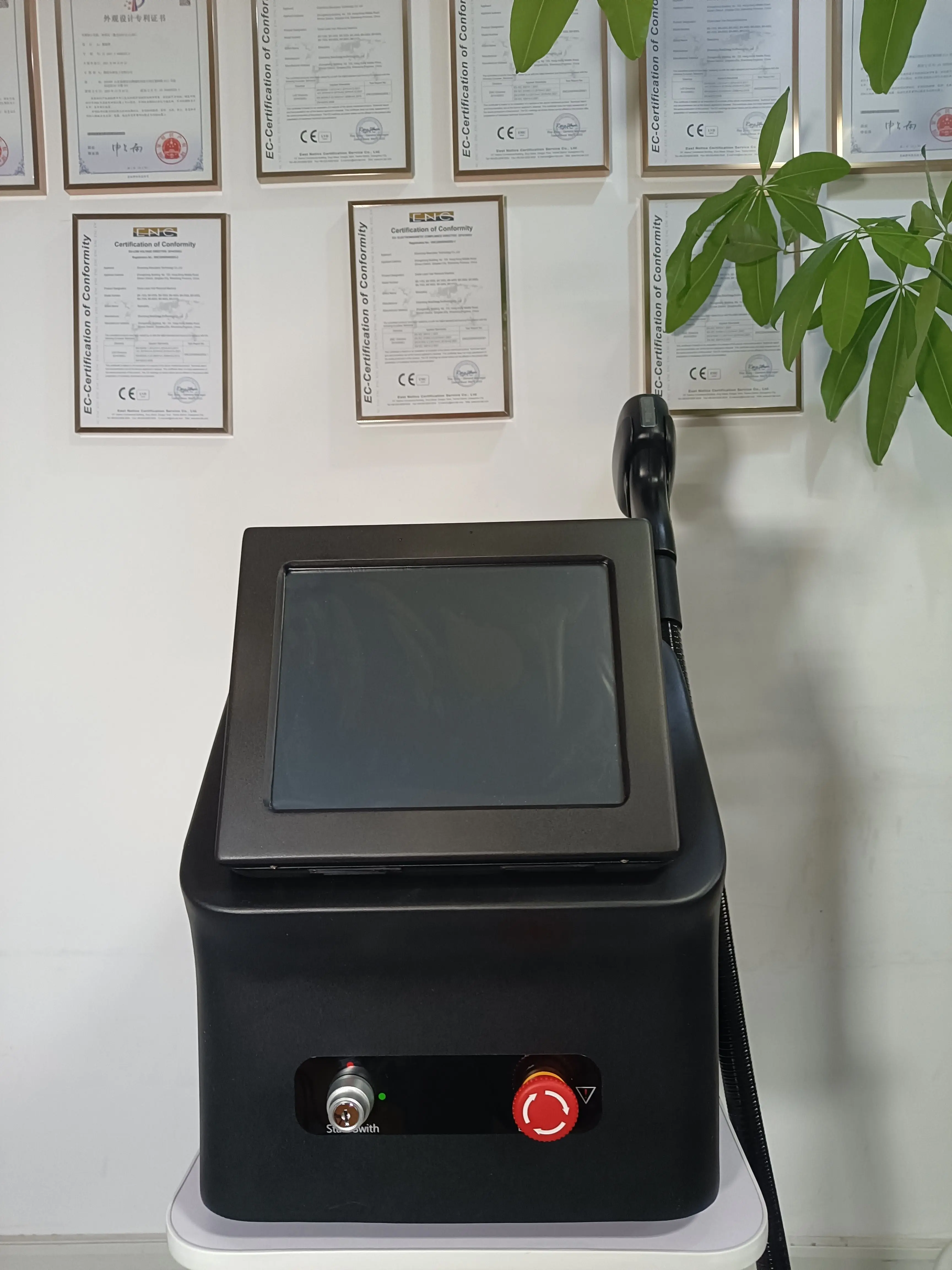 Portable Painless Laser Beauty Equipment Hair Removal Ipl Machine Aesthetic Medicine 808nm Diode Laser 755 808 1064nm ODM OEM