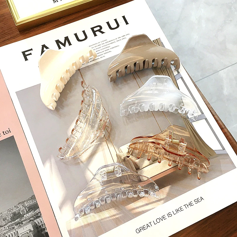 Fashionable Transparent Hair Claw Clip Waterproof Shower Plastic Claw Big Clear Plastic Hair Holder