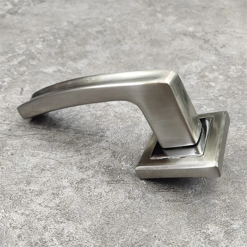 
Russia Aluminum Door Handle on Round Rose 