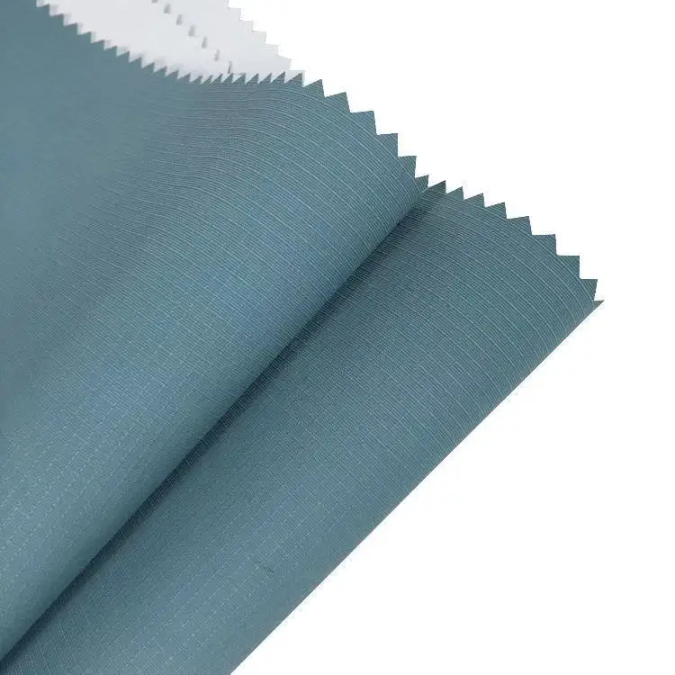 Самая дешевая 100% водонепроницаемая 70D нейлоновая ткань ripstop с полиуретановым/термополиуретановым покрытием, используемая для курток