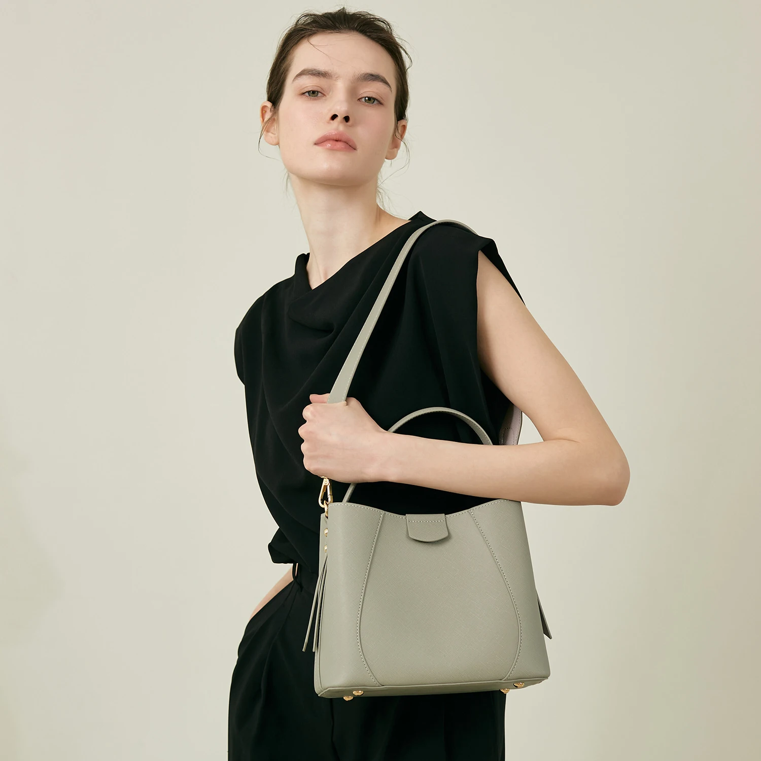 Custom Bucket Bag Ladies Cute Leather Handbag For Women Elegant Shoulder Bag 2025 Spring Trendy Purse with two adjustable strap