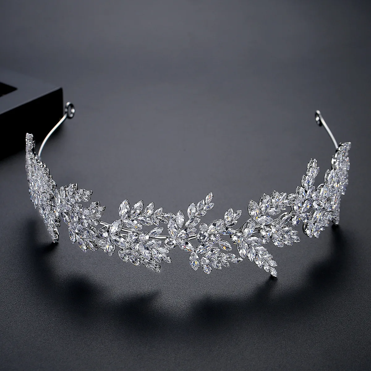 LUOXIN Luxury Zircon Leaf Design Hair Accessories Bridal Party Cubic Zircon Wedding Tiara Headband