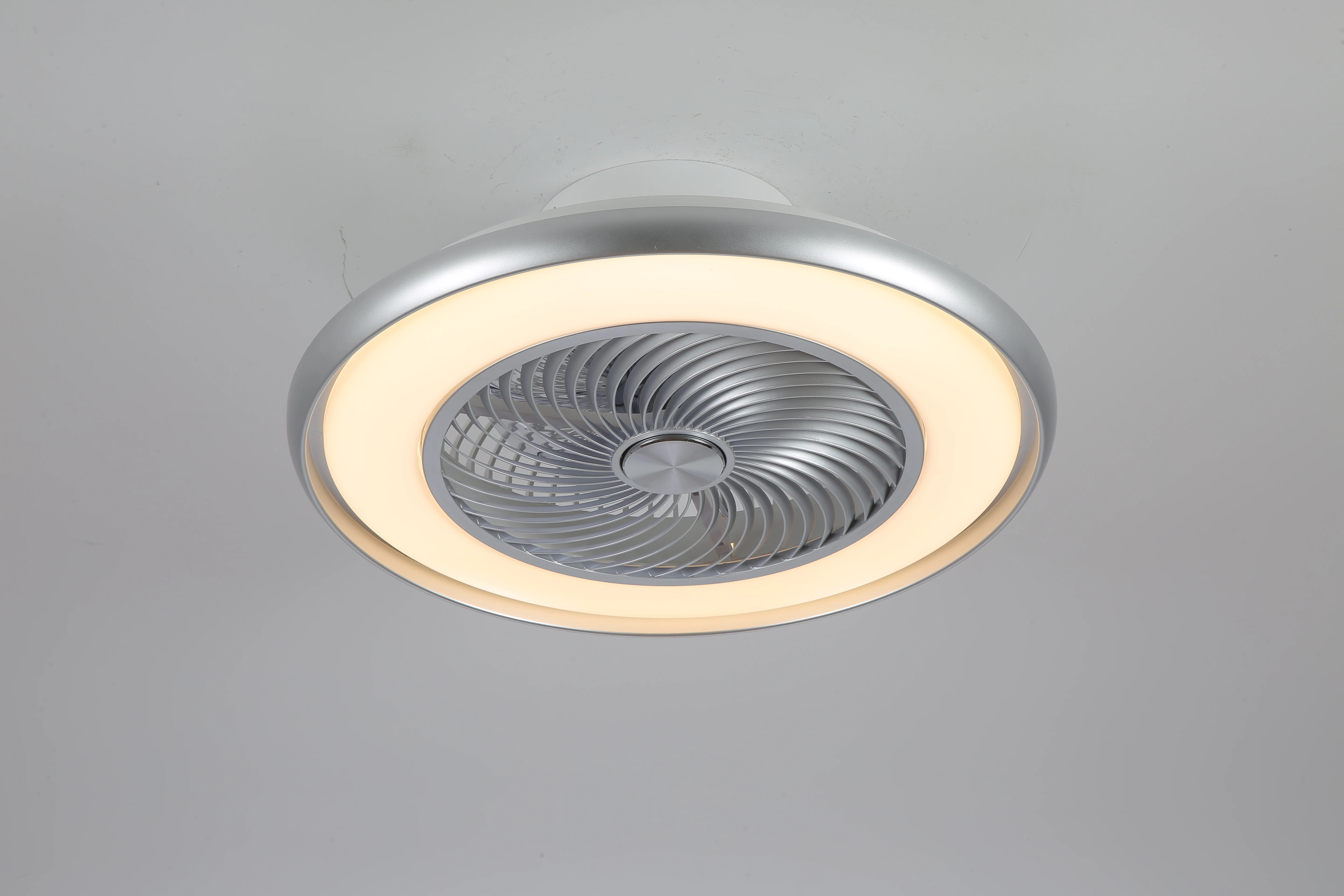 Оптовая продажа заводской светодиодный беслопастной потолочный вентилятор с дистанционным управлением и светодиодной подсветкой