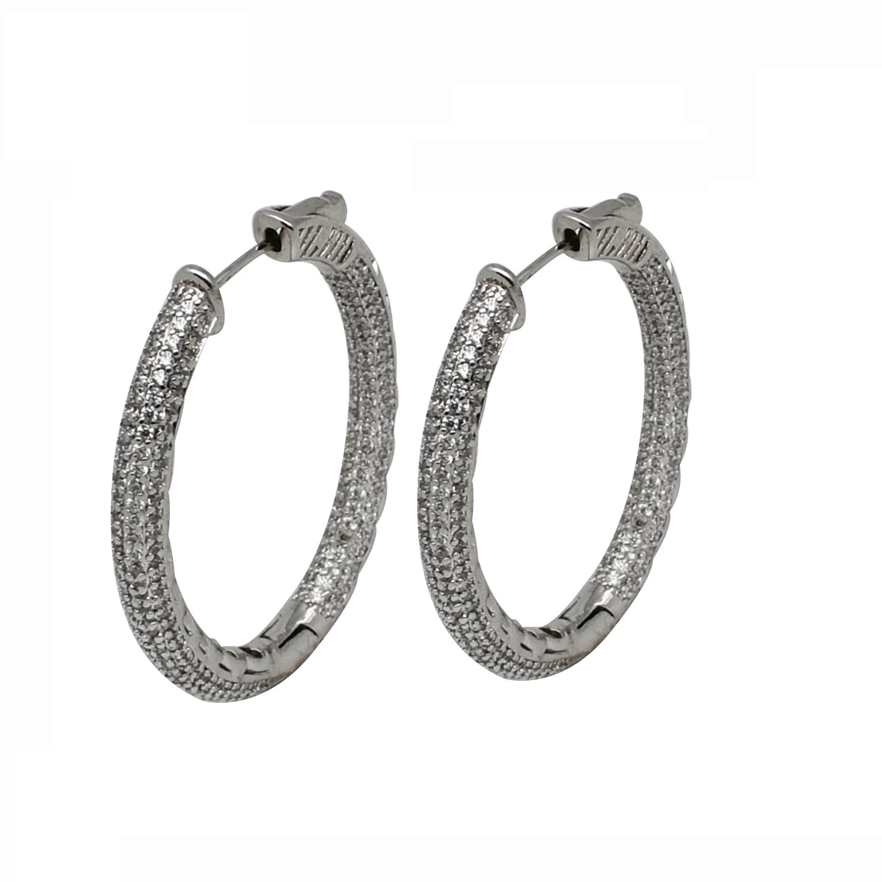 S1E00219-3 hoop earring.jpg