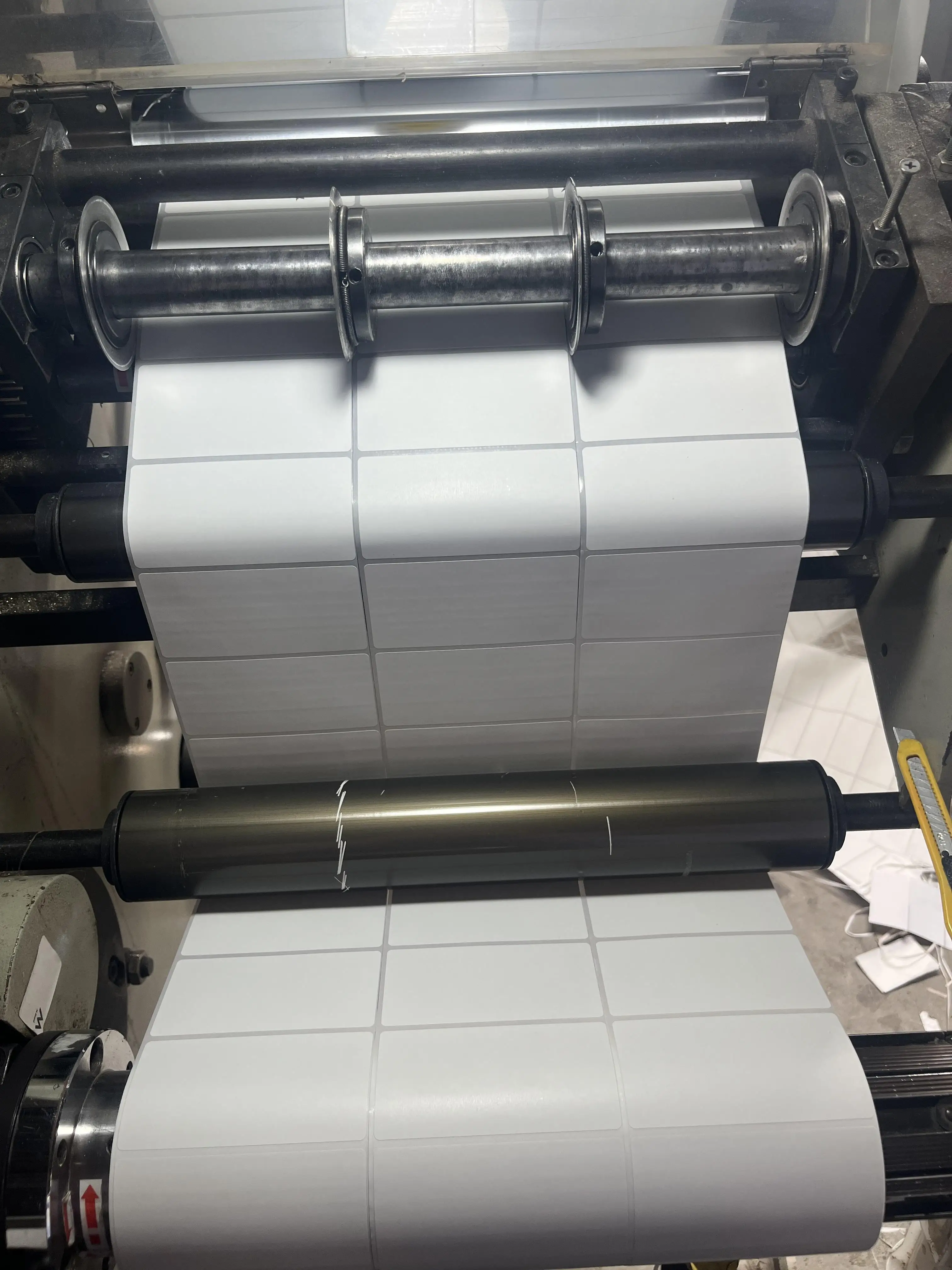 Top Sale OEM International Freight Logistics Bar Code Self Adhesive Sticker Paper Printing Thermal Label Paper
