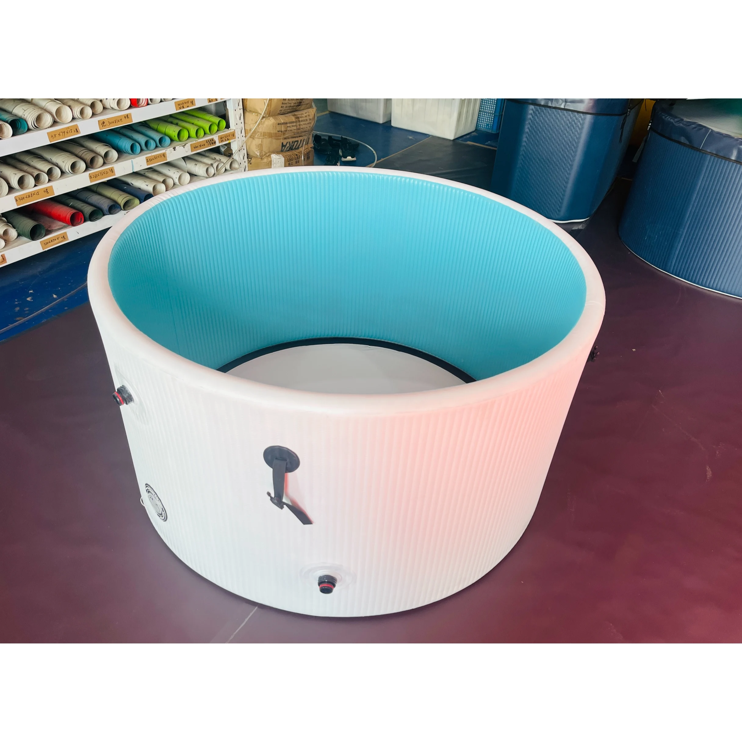 Customized Inflatable Drop Stitch Fabric Inflatable Ice Tub Plunge Ice Bath Barrel For Sport Recovery