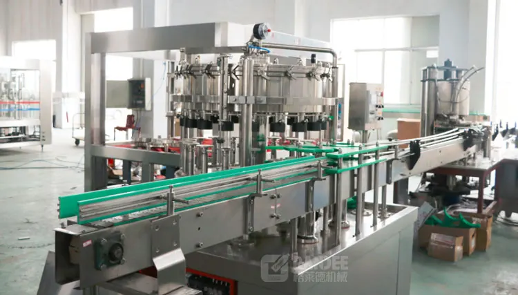  Машина для наполнения банок алюминиевой газированной водой/машина запечатывания