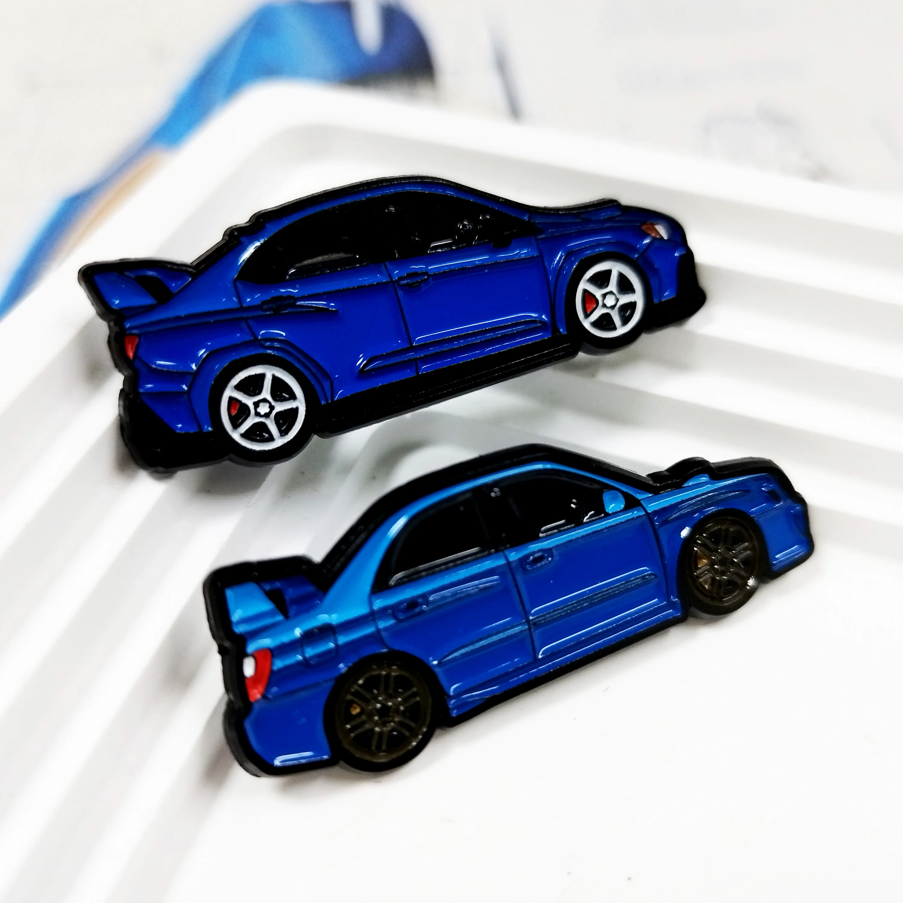 Direct manufacturer free sample automobile race style metal badge custom car soft enamel lapel pins