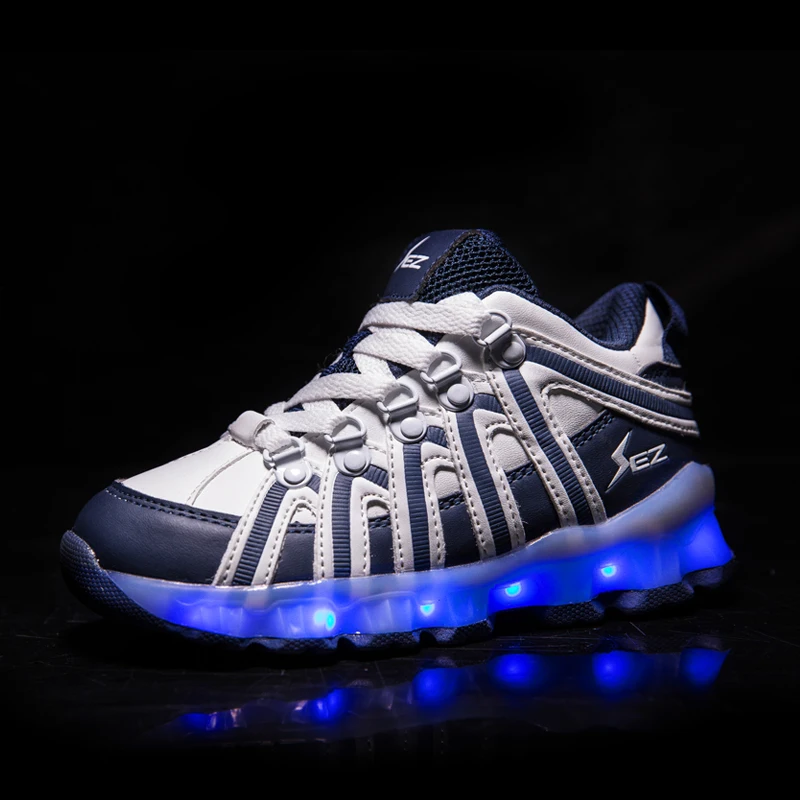 
2021 fashion sneaker Professional Charging unique adults led light running shoes 