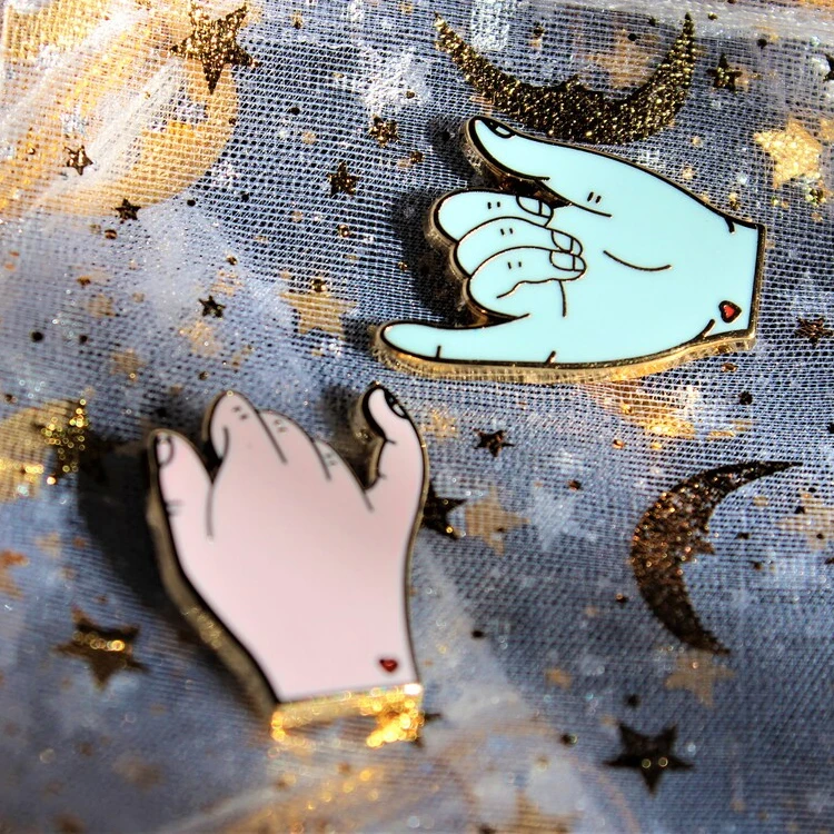 Wholesale Custom Cheap Metal Cute Anime People and Pets Cat Pad Soft Enamel Company of Love Pin Lapel Badge