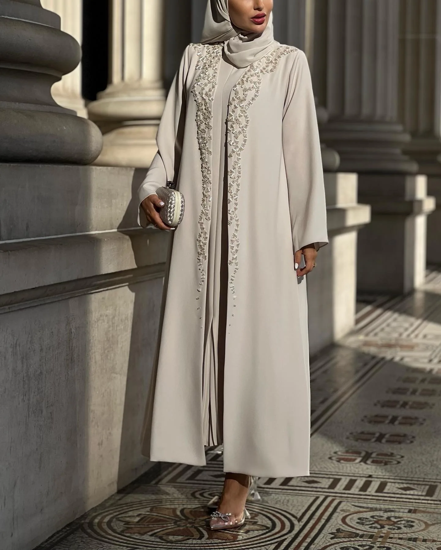 Handwork ABAYA 2024 U.Chic Ramadan Modest Elegant White EID Luxury Beads Embroidered Dress Fashion Women Open Dress Abaya set