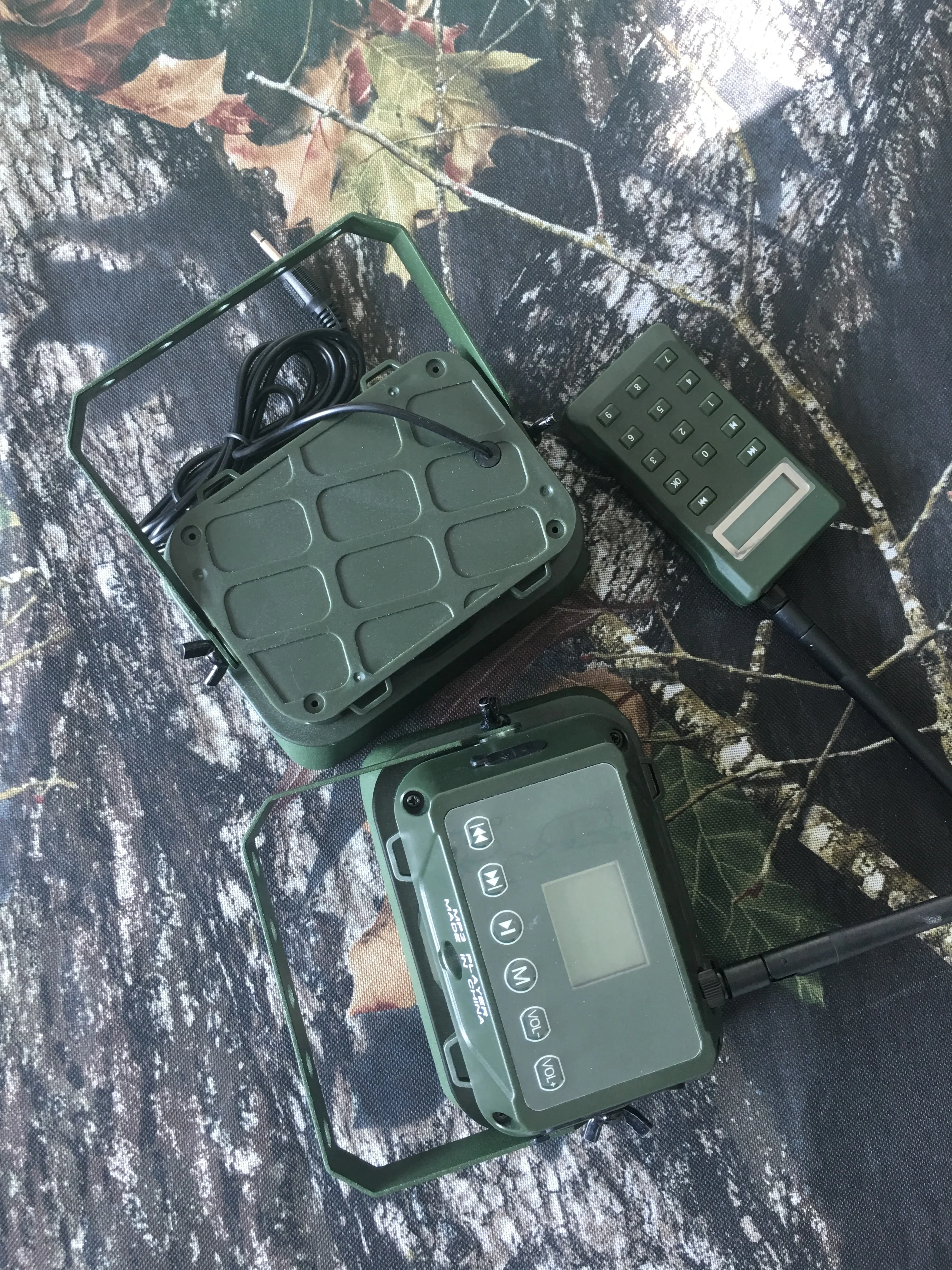 BK1523B remote control waterproof bird caller with camouflage hunting bag