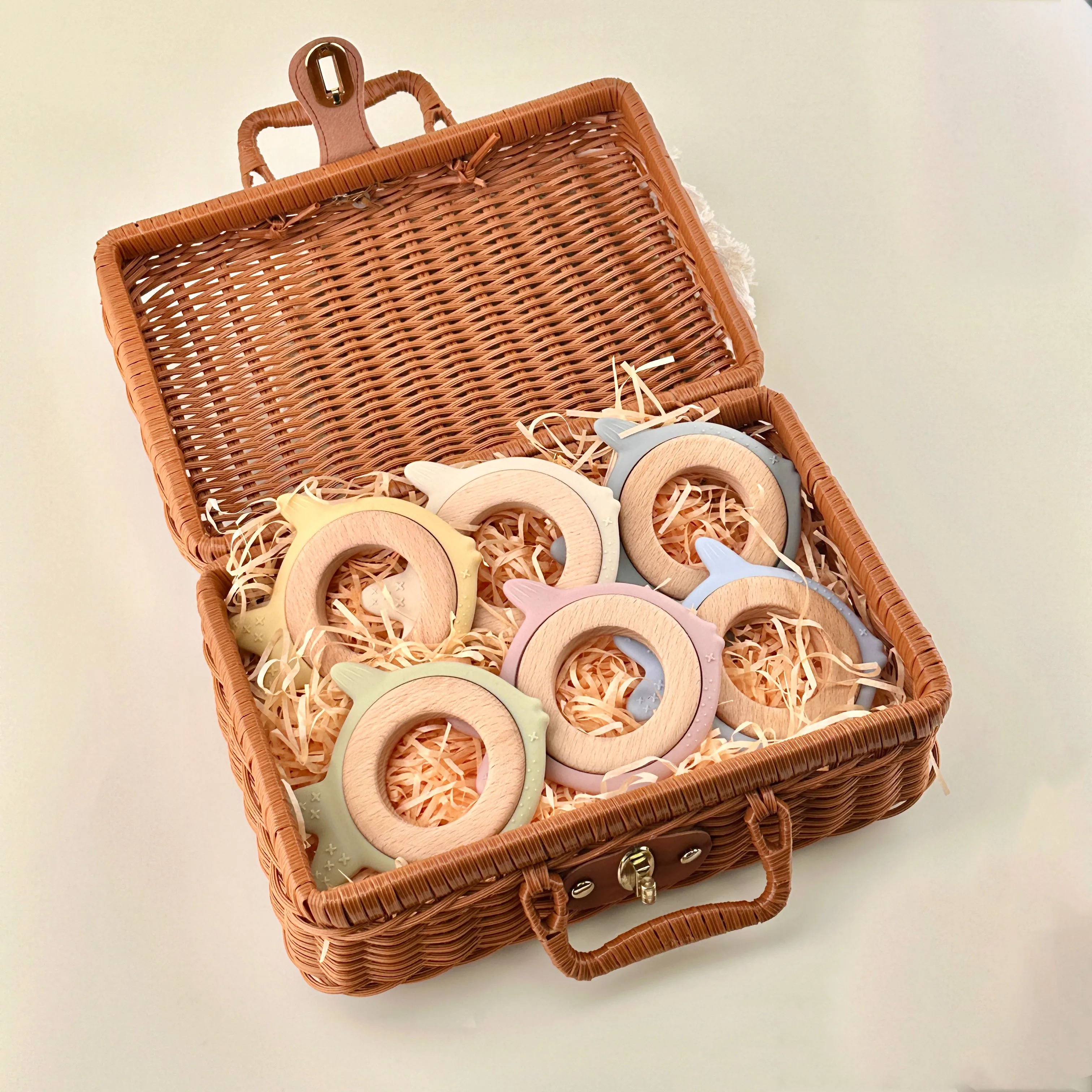 CE Round Silicone Fish Teething Toy Wood Gift Set For Newborn Baby Organics Happy Baby,Teether Charm Silicon and wooden teether