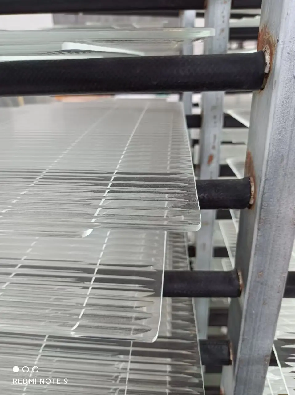 Ultra Clear Tempered 4mm 5mm Modern Reeded Fluted Glass for Storage Display Cabinet