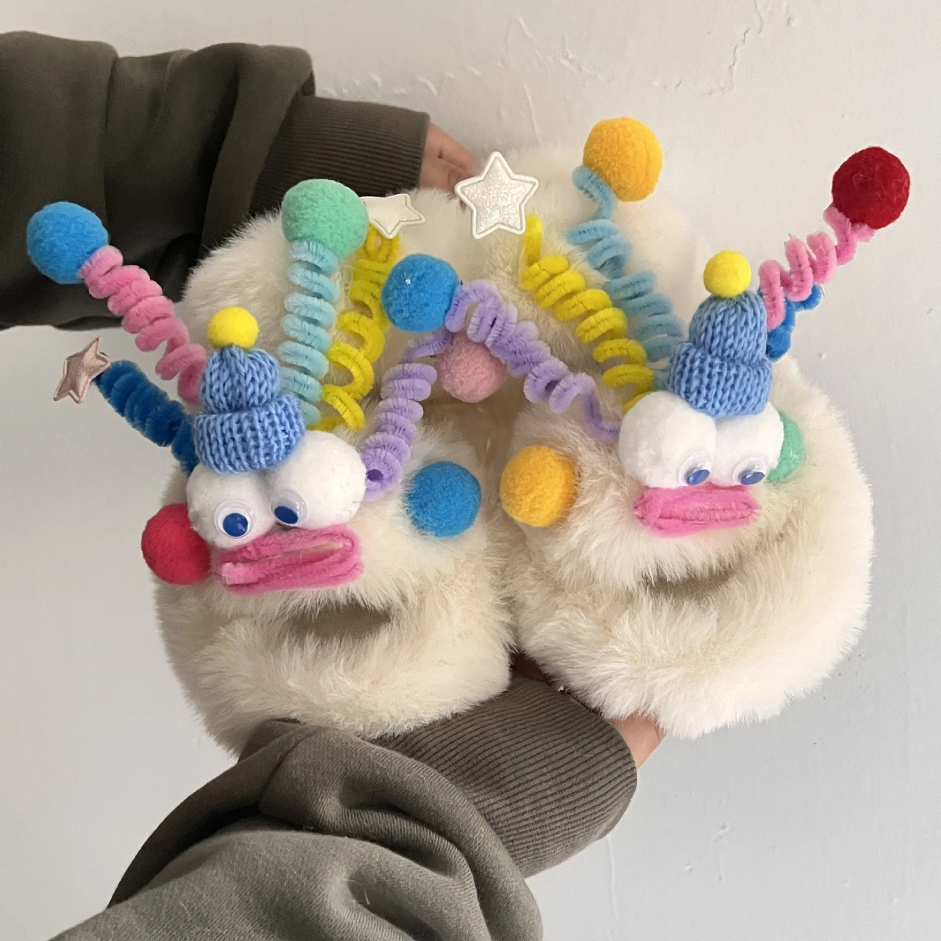 Winter Furry Cute Clown Slide Slippers Soft Cozy Comfortable Indoor House Slippers For Women Ladies