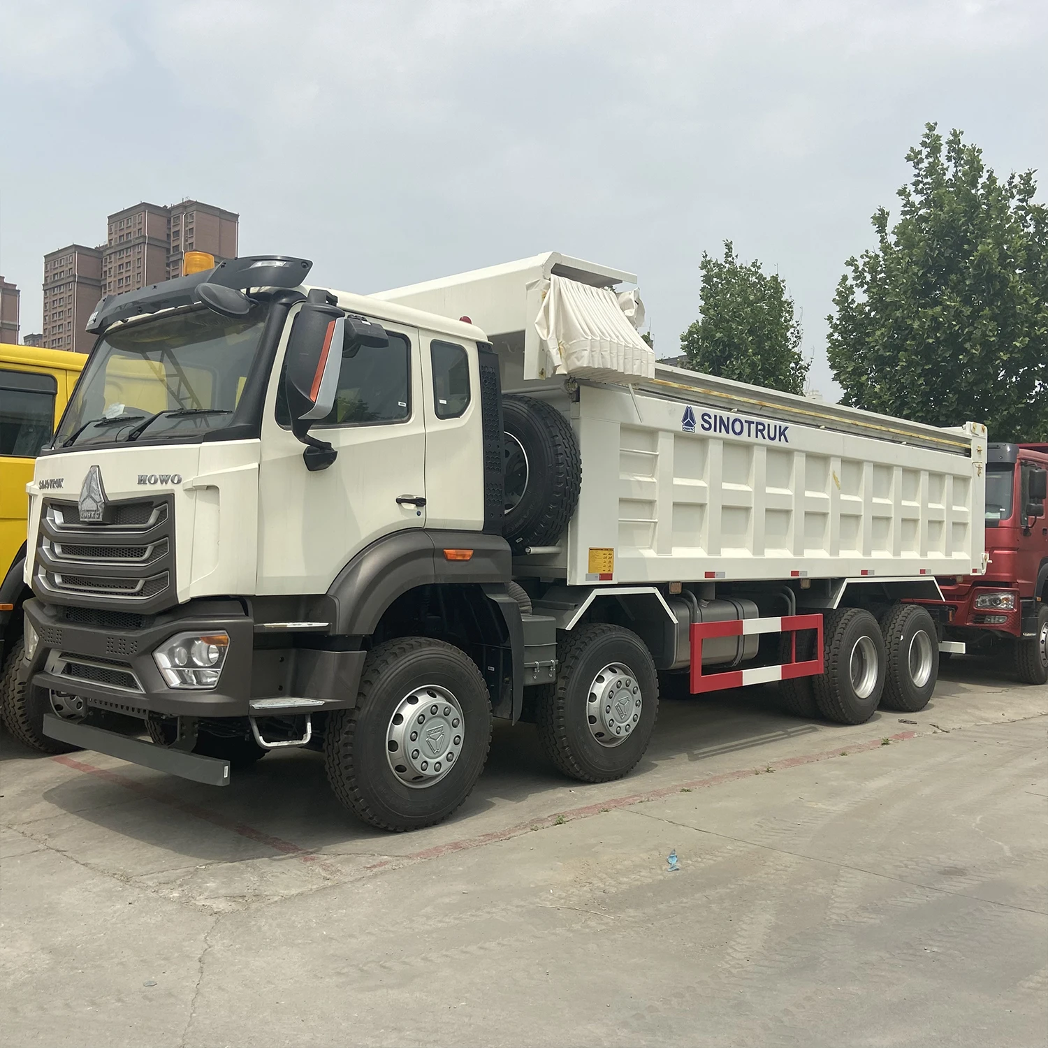 HOwo sino 7 60 Ton 8x 4 12 tires  Howo WP 400 Horsepower Dump Truck For Sale