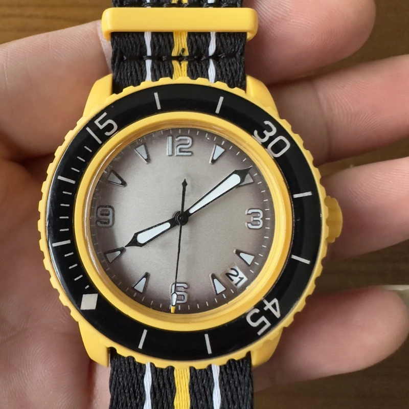 Mercury Watch 40 mm Dial up High Quality Luxury Quartz Couple Bracelet Relogio Masculino Reloj planet watch