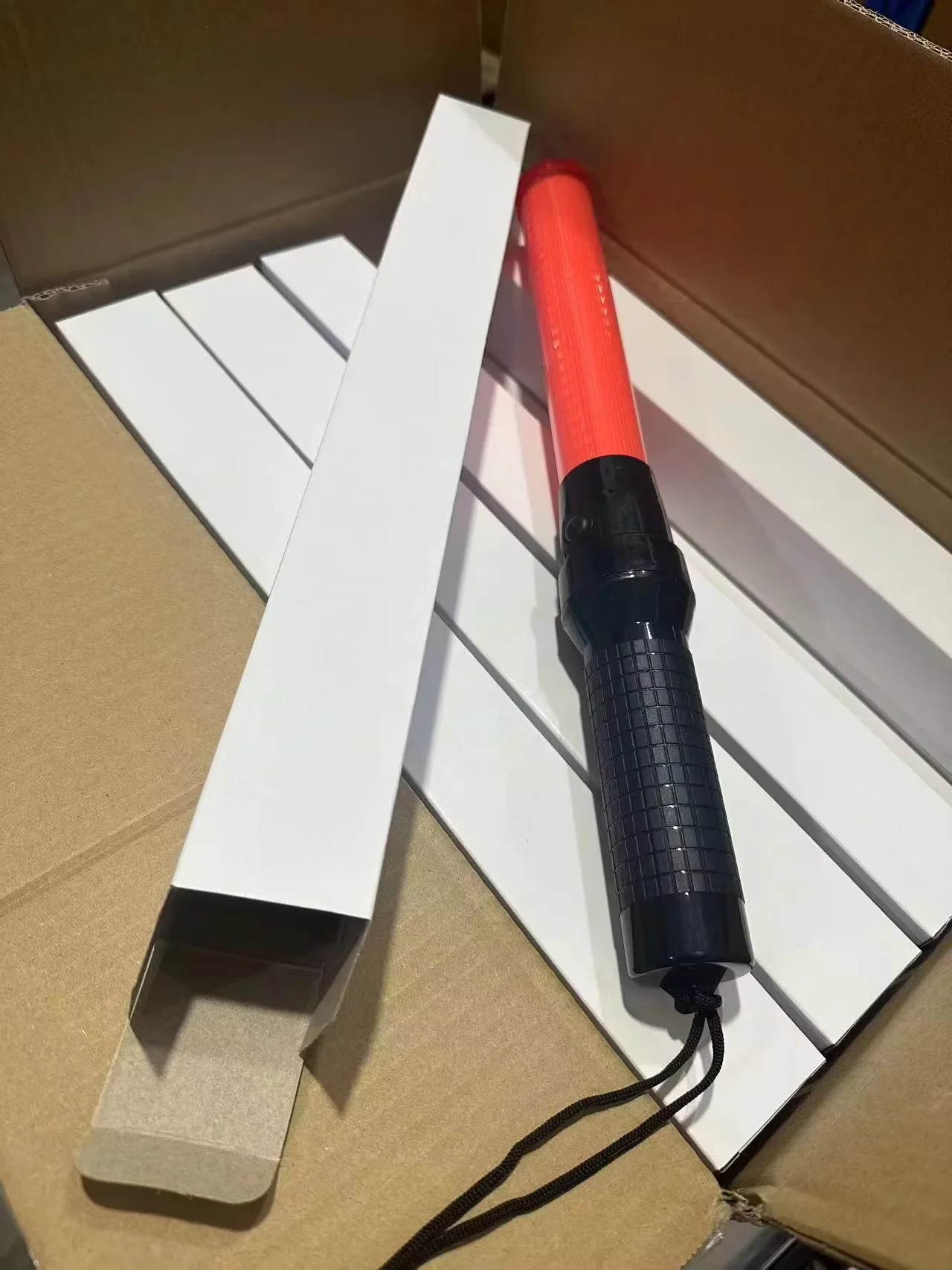 Traffic Baton Light 3 Flashing Modes Battery Operated LED Signal Traffic Safety Baton Wand for Parking Traffic warning