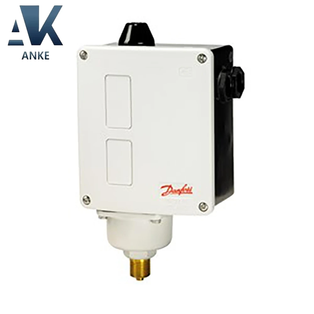RT112 017-519366 Danfoss Pressure sensor with pressure connection size 3/8  brand new and original RT112 017-519366