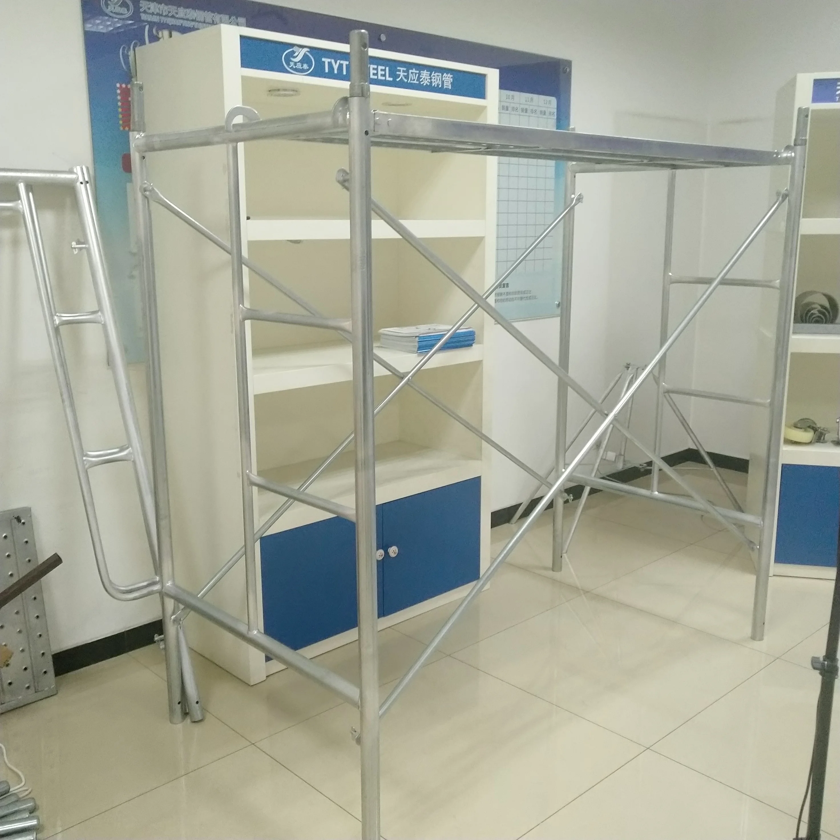 Окрашенные оцинкованные стальные рамовые подмости в качестве строительного лестница H